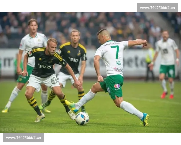 足球赛事精彩瞬间全记录绿茵场经典对决与传奇进球回顾 - 副本 (2)